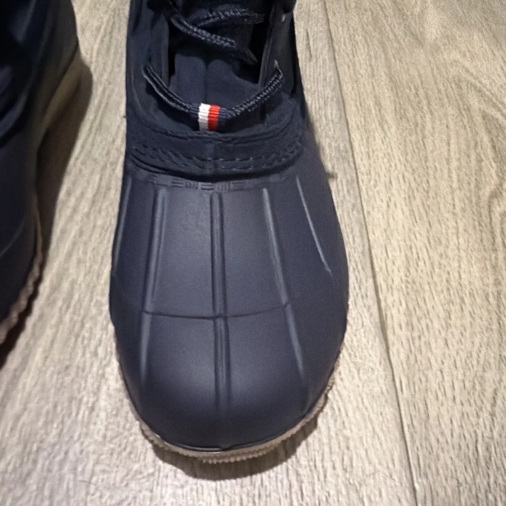 Tommy Hilfiger Women's Mysty Boots Snow Rain Size 8 Navy